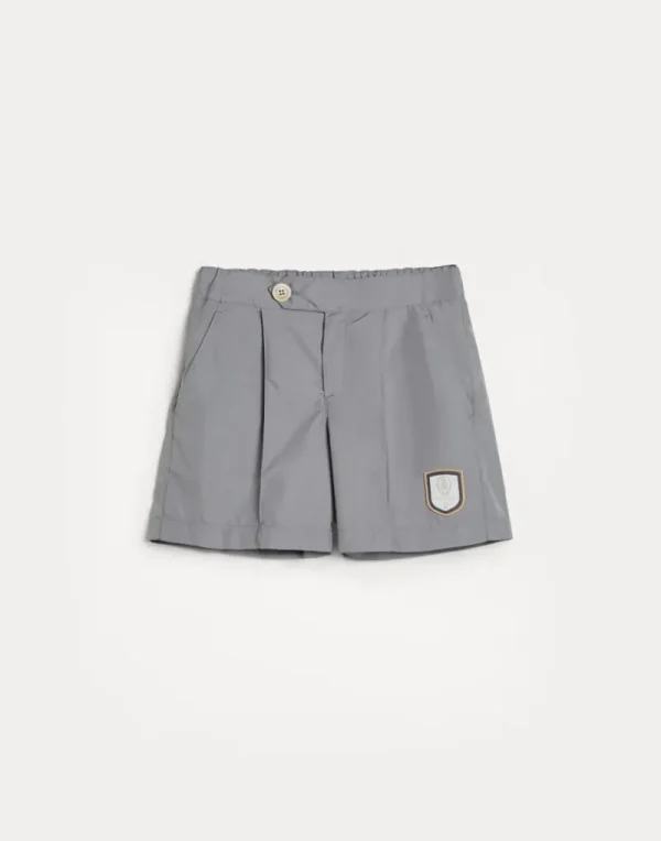 Travelwear-Brunello Cucinelli Bermuda in nylon con pince, tirapancia e badge Tennis Grigio (C004)