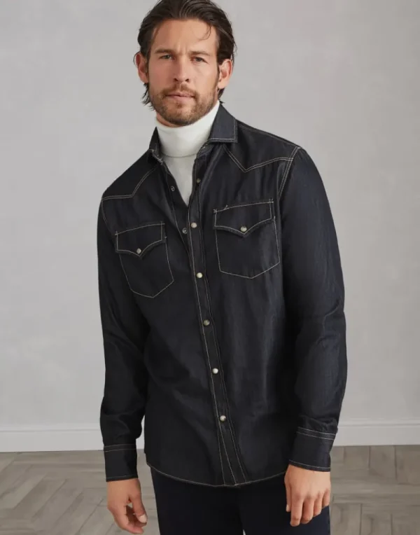 Camicie-Brunello Cucinelli Camicia easy fit in denim leggero con bottoni automatici, spallone e taschini Denim Scuro (CYL88)