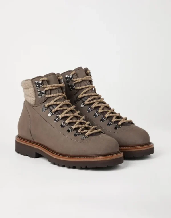 Boots-Brunello Cucinelli Mountain Boot in nabuk con inserto in diagonale di lana Nebbia (CHZ85)