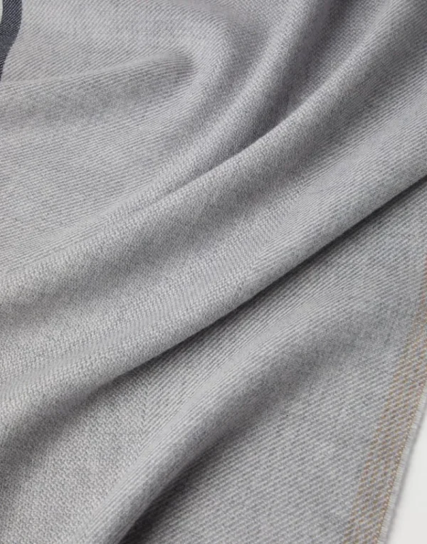 Sciarpe-Brunello Cucinelli Sciarpa in diagonale di lana e cashmere con bordo rigato Grigio Perla (CH028)