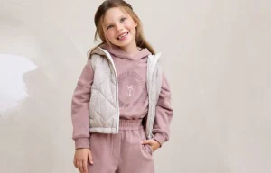 Travelwear-Brunello Cucinelli Topwear in felpa Smooth di cotone con cappuccio e ricamo Rosa (C9624)